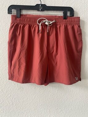 Vuori Men's Course Run Shorts 4.5” Inseam Brief Liner